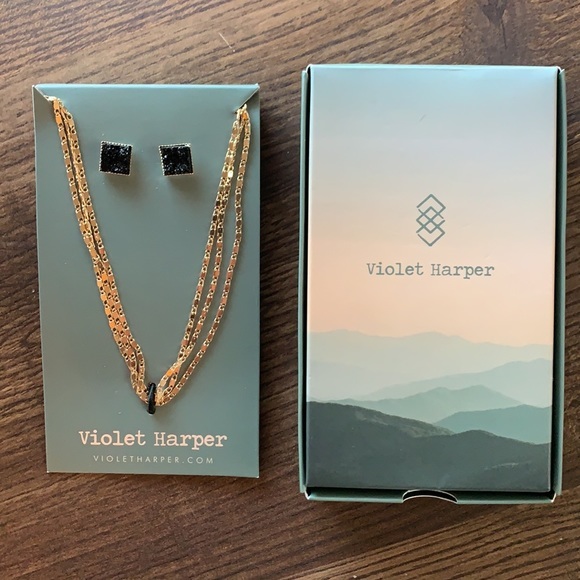 Violet Harper Isla Chain Necklace and Earrings - Picture 2 of 5